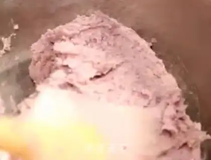 Make A lunar cake step 1