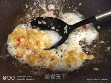 Make Snacked eggs, pepper rice step 2