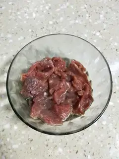 Make Bad beef soup step 1