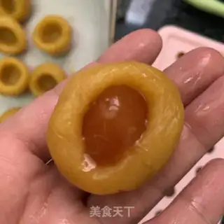 Make A yellow moon cake step 13