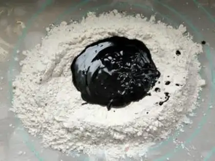 Make Net and black moon cakes step 2