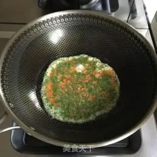 Make Carrot onion fried eggs step 4