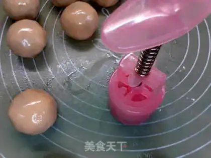 Make Chestnut ham mooncake step 14