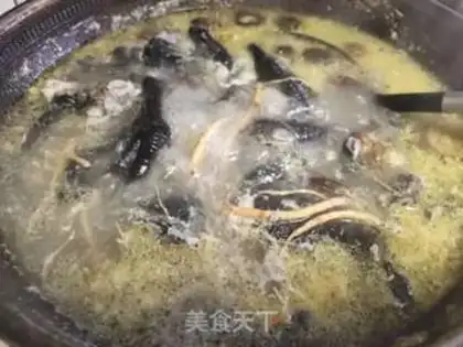 Make Chicken mushrooms, gin soup step 3