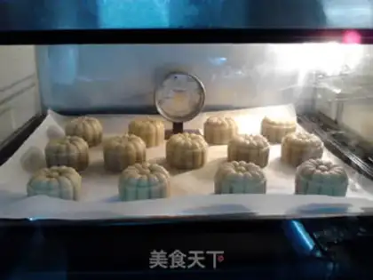 Make Chestnut ham mooncake step 17