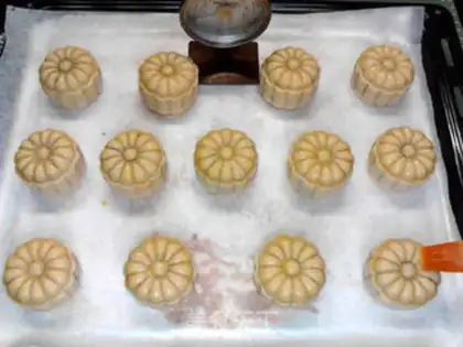Make Chestnut ham mooncake step 18