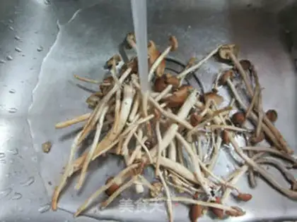 Make Tea mushrooms, fried beans step 1