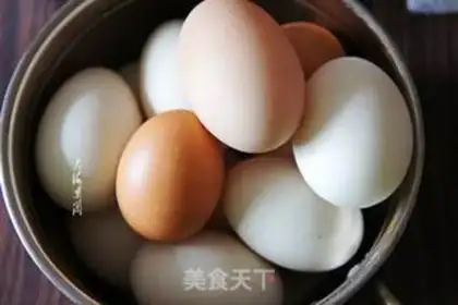 Make Homemade eggs step 1