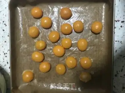 Make A wide moon cake step 5