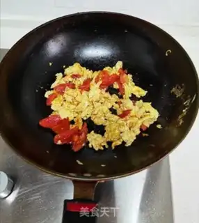 Make Tomato fried eggs step 7