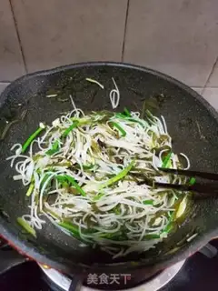 Make Sea ribbons, green bean sprouts step 8