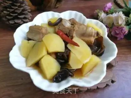 Make Black-eared potato stew ribs step 6