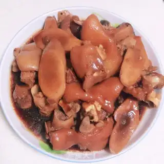 Make Red burning pig hands step 4