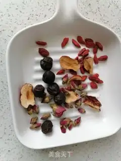 Make Sanbao made tea step 1