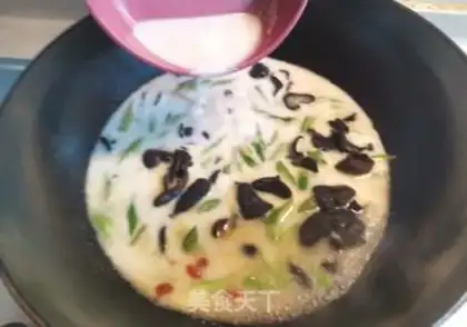 Make Pyramid cream soup step 6