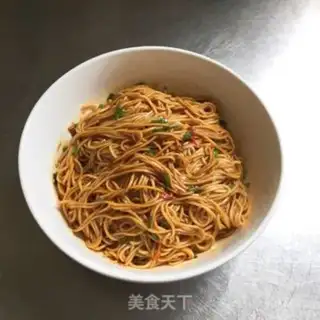 Make Hot sauce onion noodles step 6