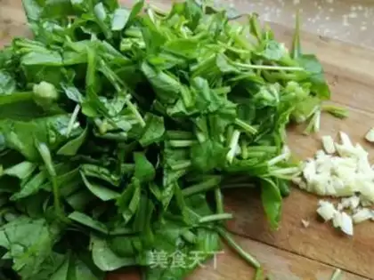 Make Garlic radish step 1