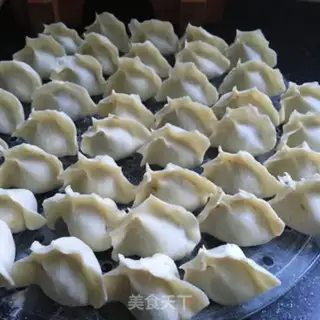 Make Dry radish beef dumplings step 10