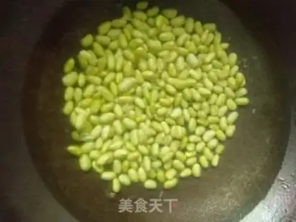 Make Scrambled green beans step 2