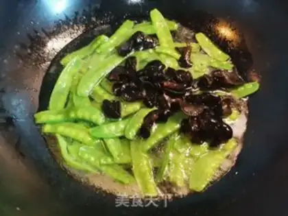 Make Pyramid walnut beans step 3