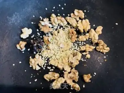 Make Pyramid walnut beans step 5