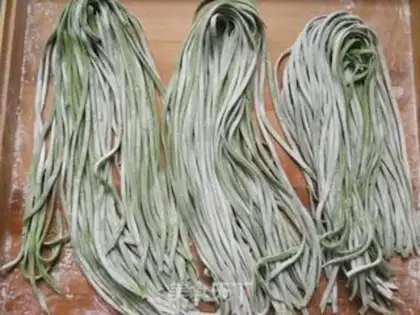 Make Spicy spinach noodles step 8