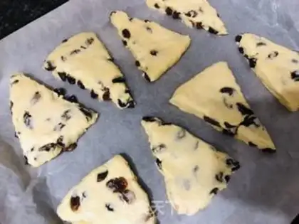 Make Low sugar raisin scon step 12