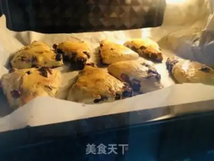 Make Low sugar raisin scon step 14