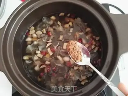 Make Silver-ear peanut-tree soup step 5