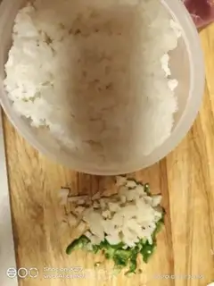 Make Onion egg fried rice step 2