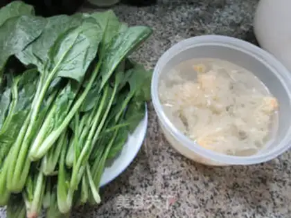 Make Silver ear spinach step 0