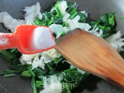 Make Silver ear spinach step 7