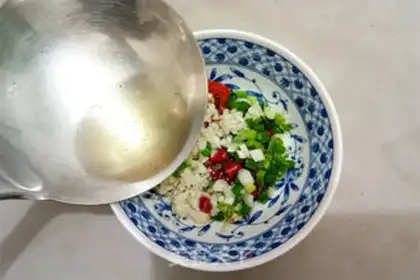 Make The cold hand tore the chicken step 3