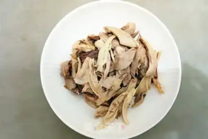 Make The cold hand tore the chicken step 6