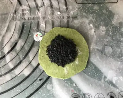 Make A spinach black sesame bun step 8