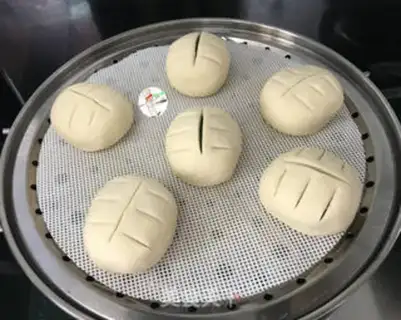 Make A spinach black sesame bun step 10