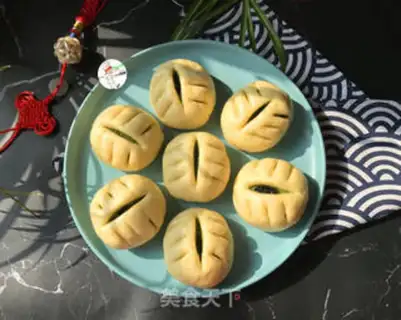 Make A spinach black sesame bun step 13