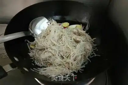 Make Old Beijing sauce pickles step 7