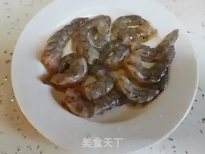 Make Shrimp fried broccoli step 1
