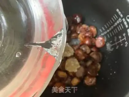 Make Homemade sugar fried chestnuts step 3