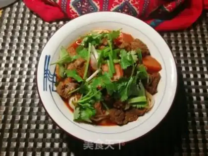 Make Carrot garlic beef noodles step 5