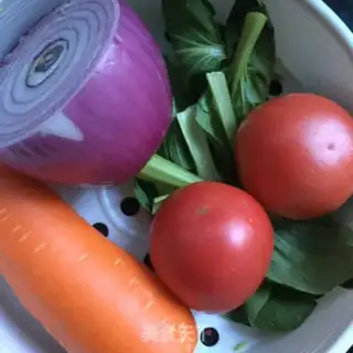 Make Wearing noodles in bean-fruit eggs step 1