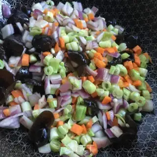 Make Wearing noodles in bean-fruit eggs step 8