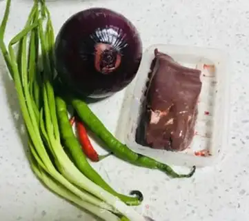 Make Onion fried liver step 0