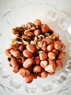 Make Peanut walnuts step 0