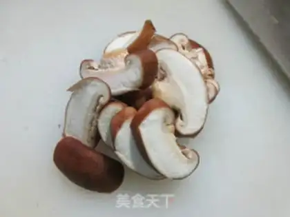 Make Fry mushrooms and lentils step 1