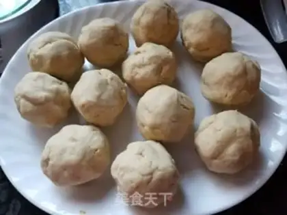 Make Two yellow lotion mooncakes step 3