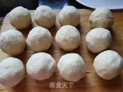 Make Two yellow lotion mooncakes step 6