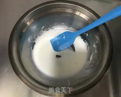 Make Mini yogurt cake step 1