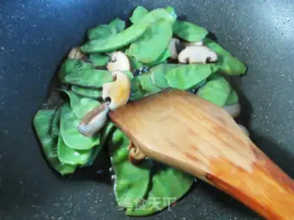 Make Fry mushrooms and lentils step 7